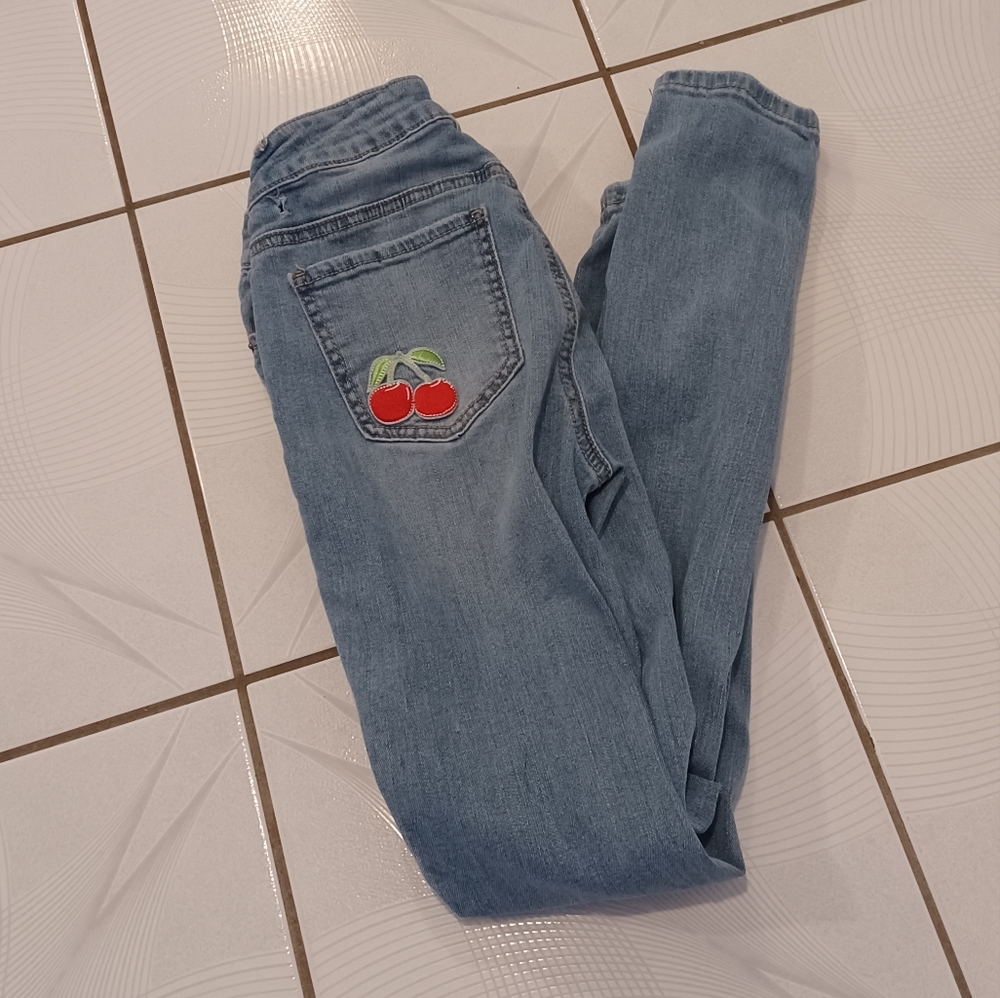 4/$40 Faded, Ripped & Patched Jeans - Size 7 (Junior)